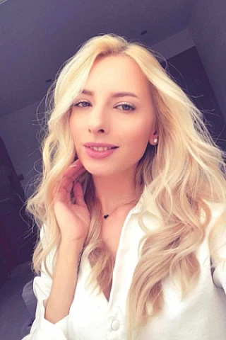 Nona — Gloucester Road escort